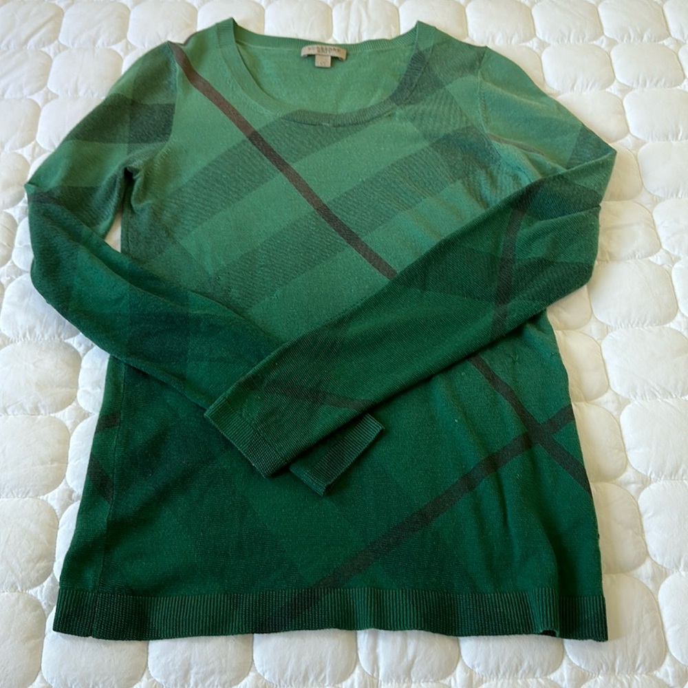 Burberry light sweater